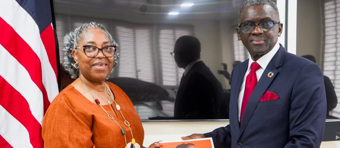 Dep. Foreign Minister Gray Receives Letter of Accreditation from New UNFPA Country Representative 